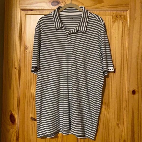 Oakley Other - Oakley Gray & white striped collared polo shortsleeve men’s regular fit shirt XL